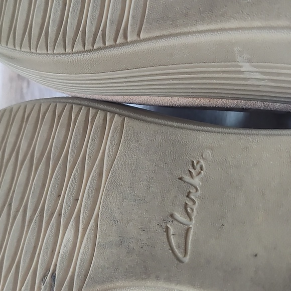 Clarks Reedly Salene Beige Perforated Nubuck Leather Wedge Sandals Size 10 M - Picture 7 of 7